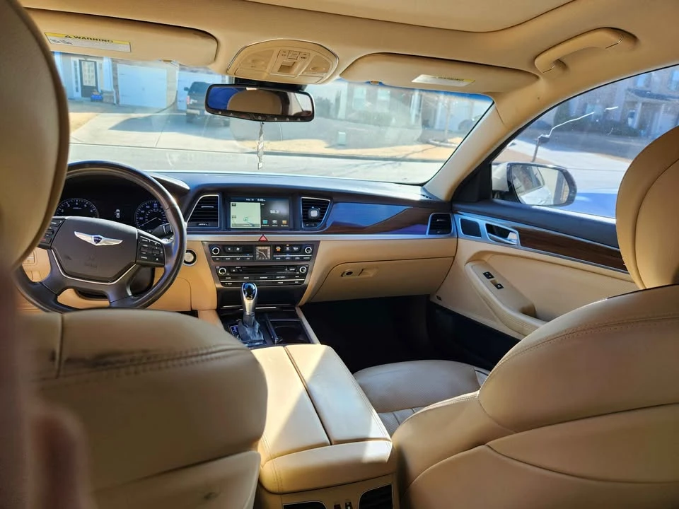 2015 Hyundai Genesis - Image 9 of 14