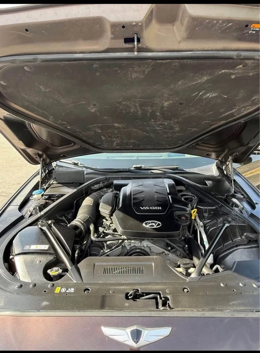 2015 Hyundai Genesis - Image 14 of 17