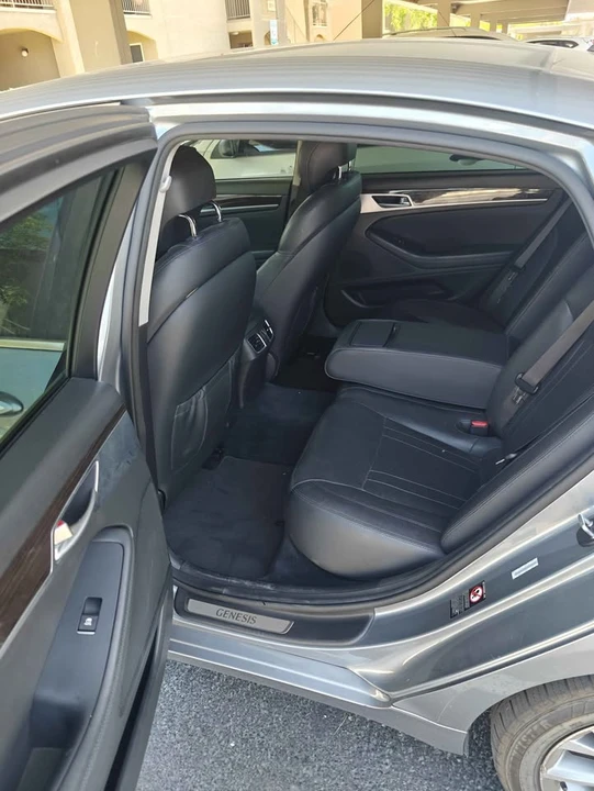 2015 Hyundai Genesis - Image 9 of 14
