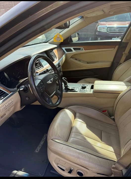 2015 Hyundai Genesis - Image 13 of 17