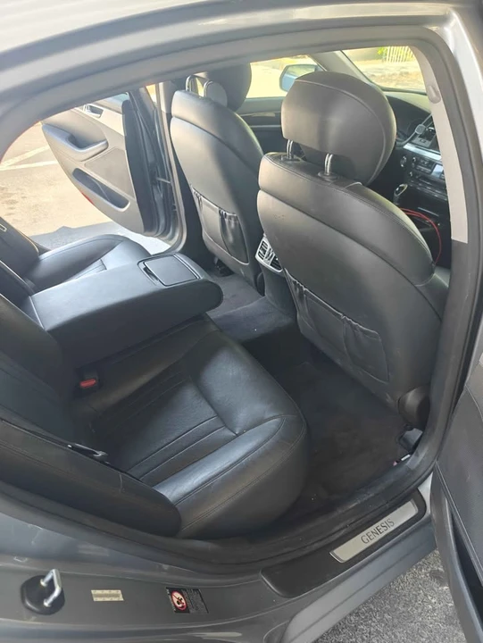 2015 Hyundai Genesis - Image 12 of 14