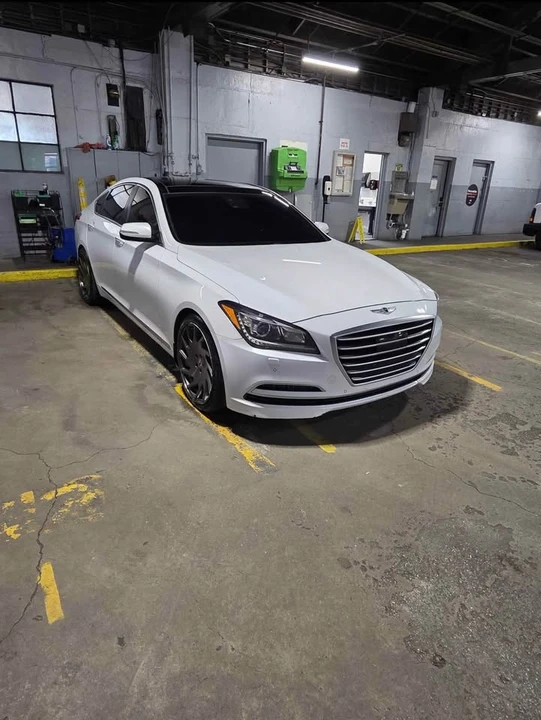 2015 Hyundai Genesis - Image 5 of 9