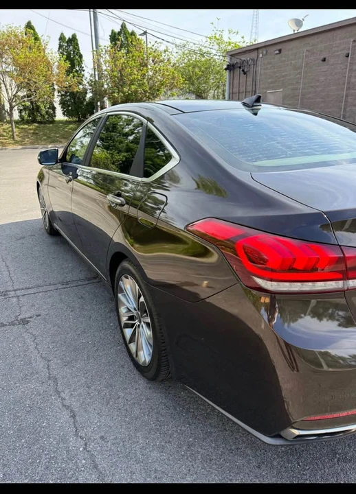 2015 Hyundai Genesis - Image 5 of 17