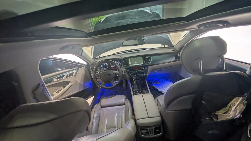 2015 Hyundai Genesis - Image 9 of 18