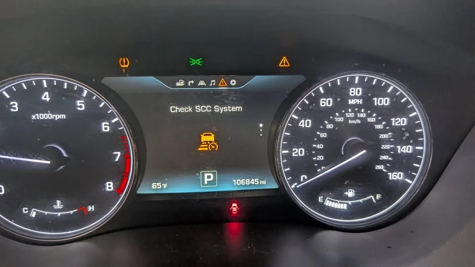 2015 Hyundai Genesis - Image 13 of 18