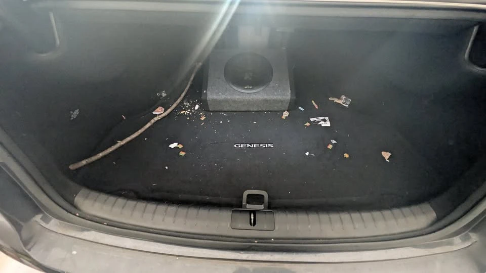 2015 Hyundai Genesis - Image 12 of 18