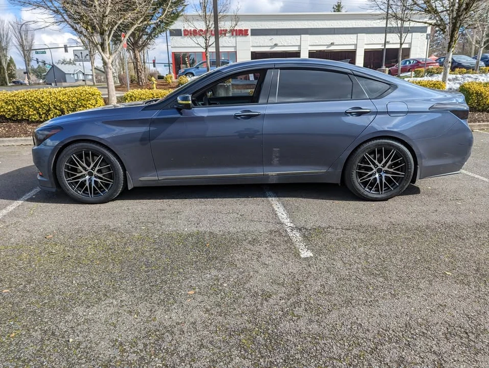2015 Hyundai Genesis - Image 8 of 18