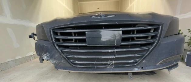 2015 Hyundai Genesis - Image 2 of 18
