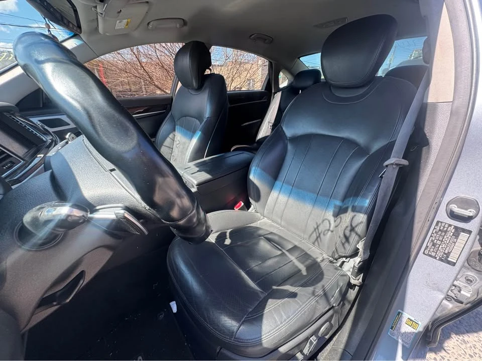2015 Hyundai Genesis - Image 4 of 8