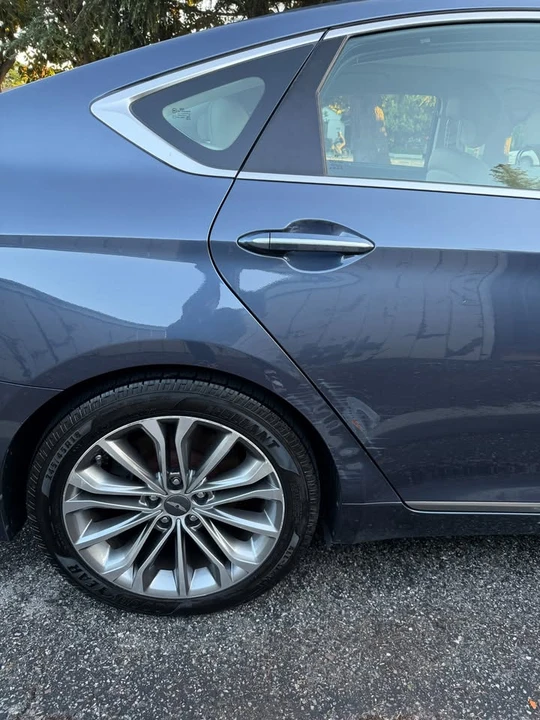 2015 Hyundai Genesis - Image 7 of 13