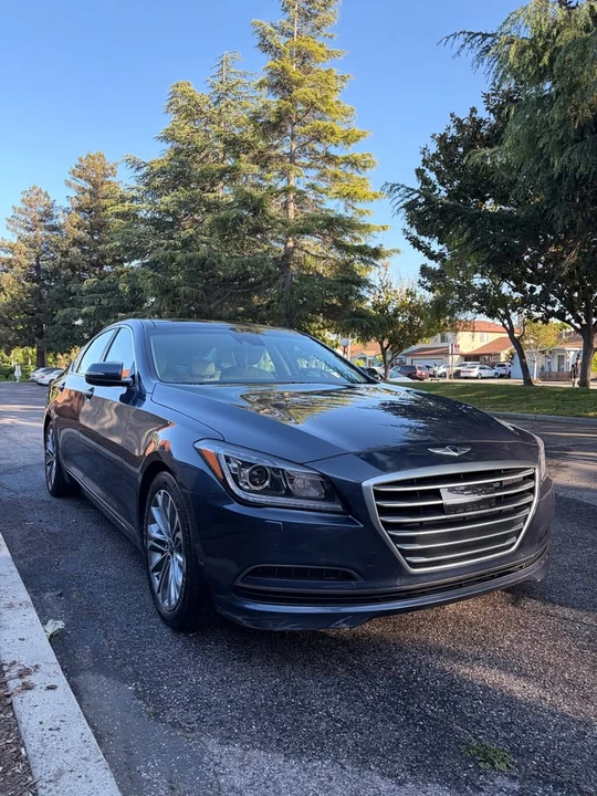 2015 Hyundai Genesis - Image 2 of 13