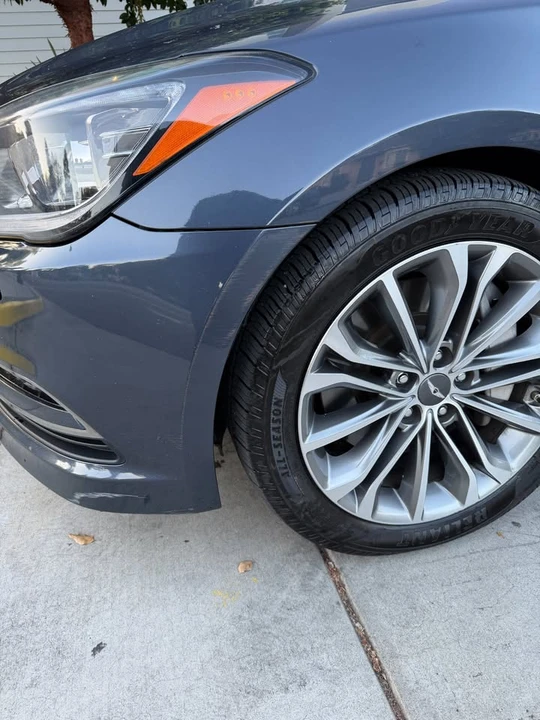 2015 Hyundai Genesis - Image 8 of 13
