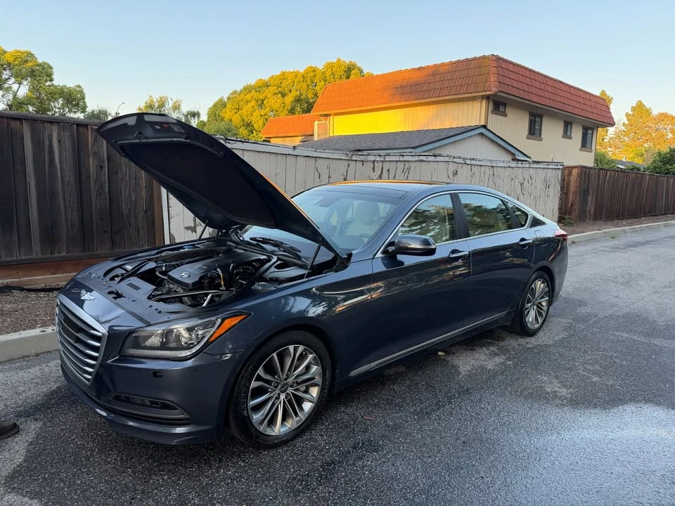 2015 Hyundai Genesis - Image 10 of 13