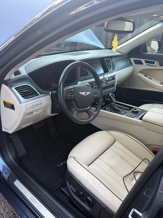 2015 Hyundai Genesis - Image 5 of 13