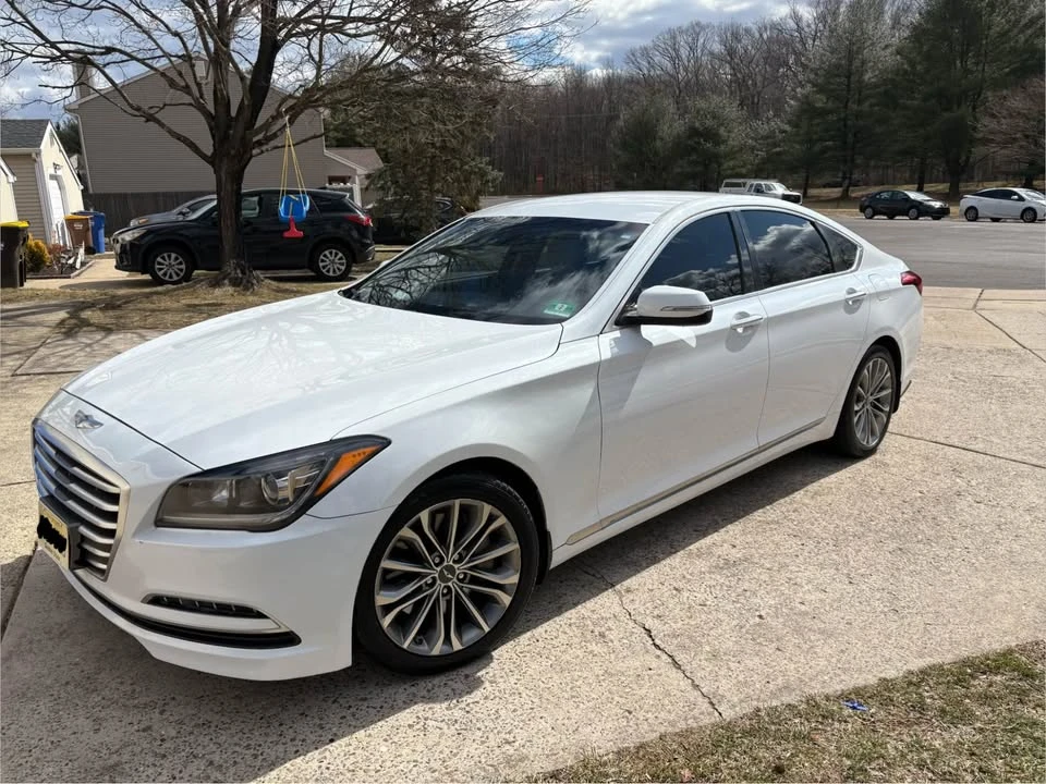 2015 Hyundai Genesis - Image 2 of 8