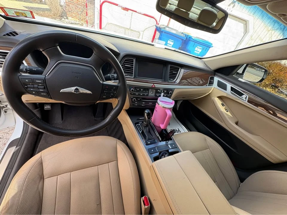 2015 Hyundai Genesis - Image 5 of 8