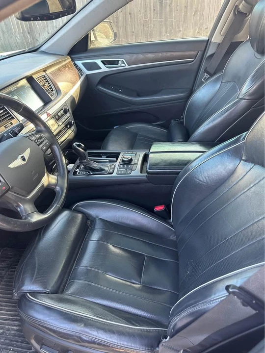 2015 Hyundai Genesis - Image 14 of 14