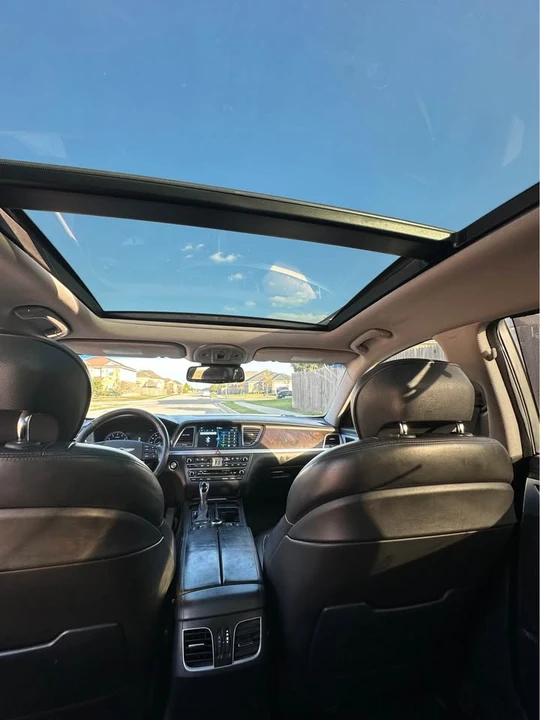 2015 Hyundai Genesis - Image 8 of 10