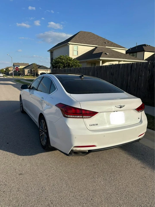 2015 Hyundai Genesis - Image 3 of 10