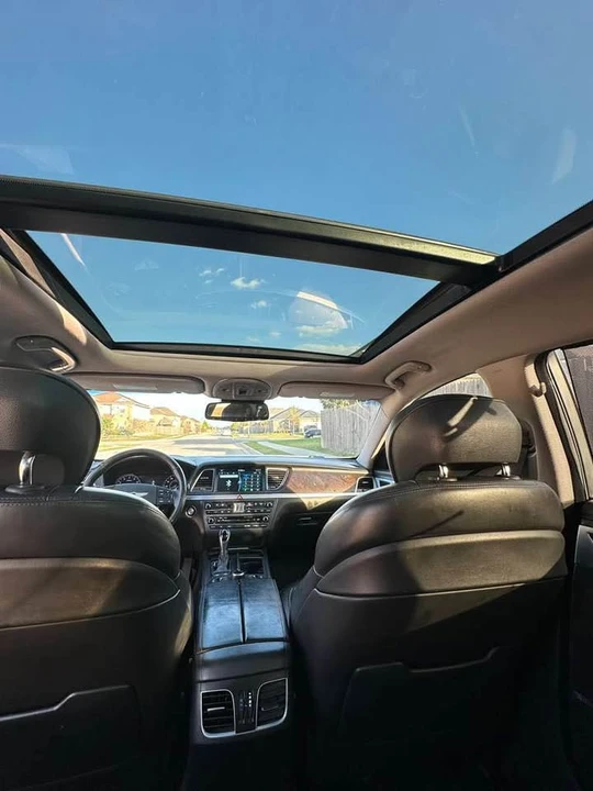 2015 Hyundai Genesis - Image 4 of 14