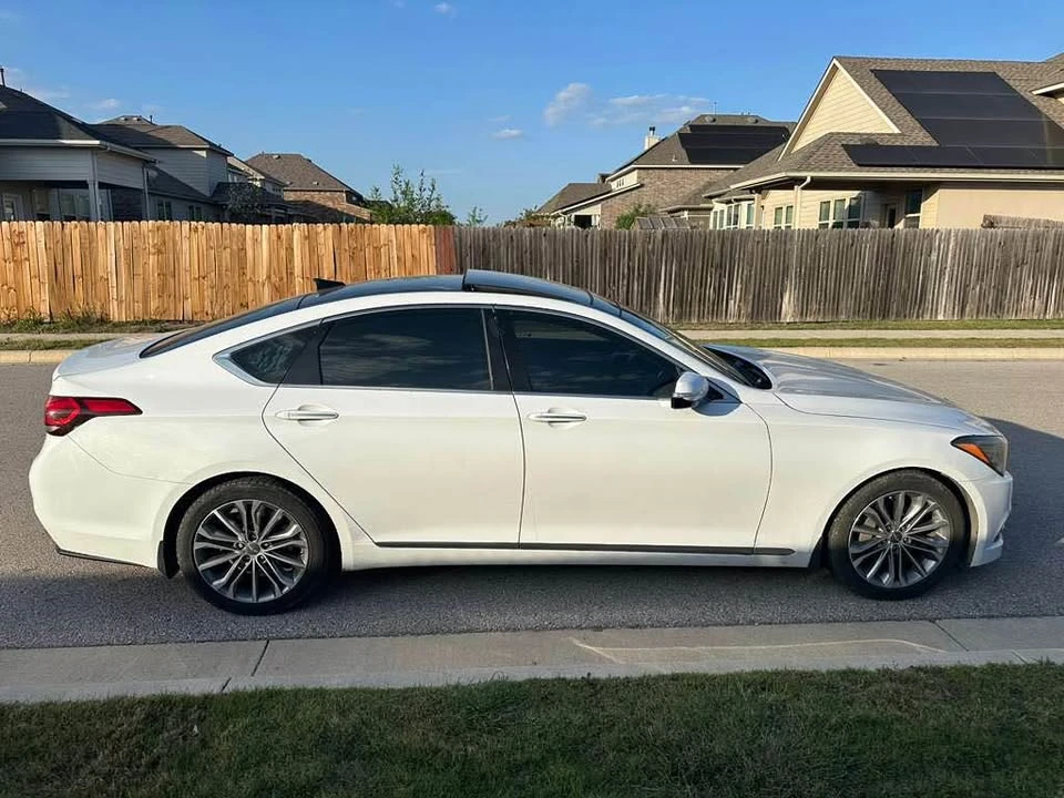 2015 Hyundai Genesis - Image 5 of 10