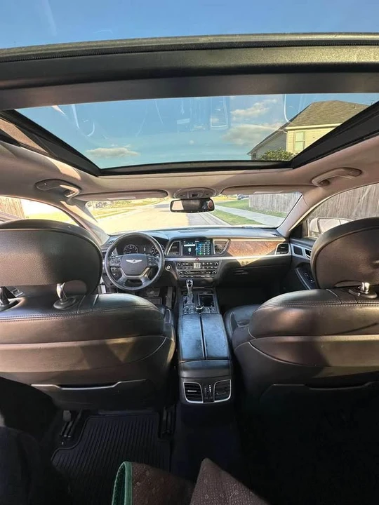 2015 Hyundai Genesis - Image 6 of 12
