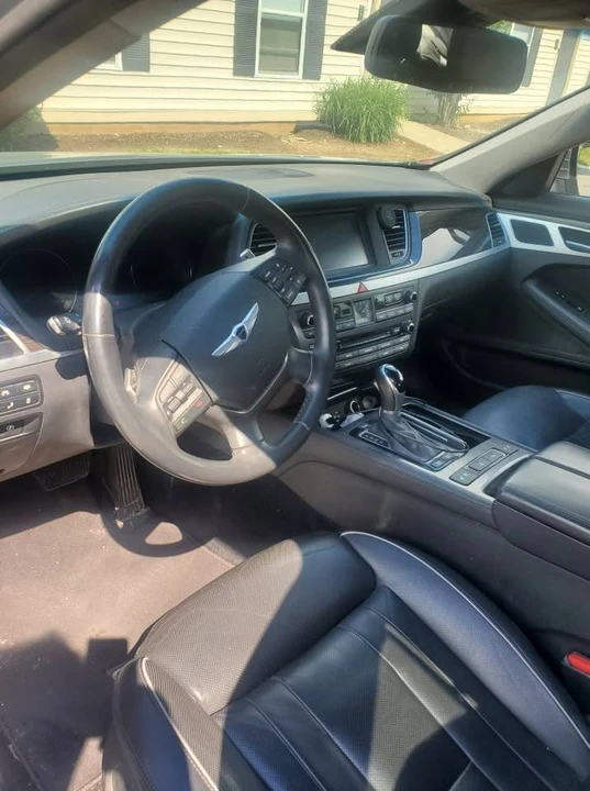 2015 Hyundai Genesis - Image 5 of 6