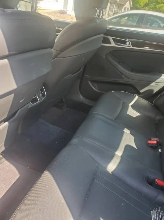 2015 Hyundai Genesis - Image 6 of 6