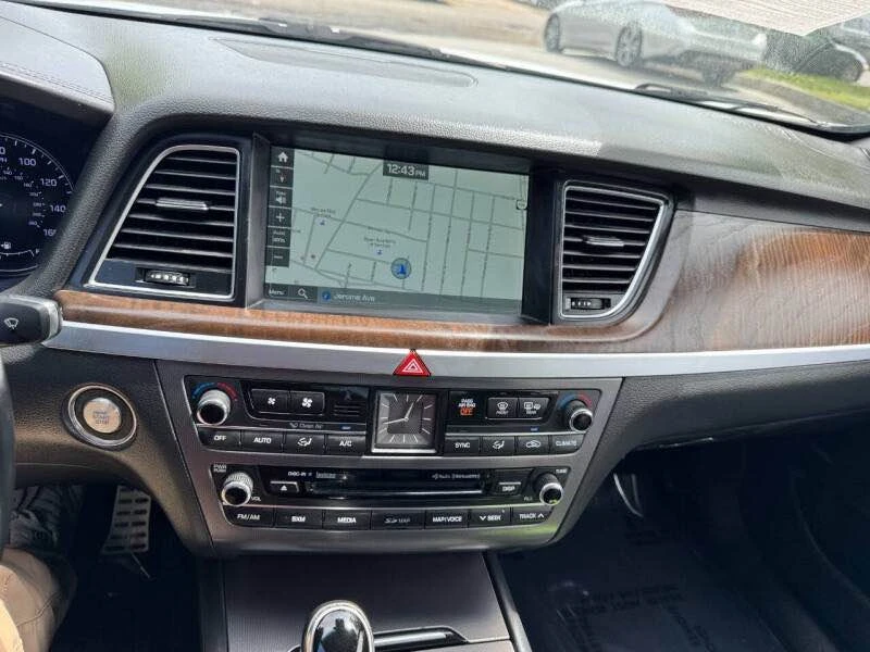 2015 Hyundai Genesis - Image 11 of 18