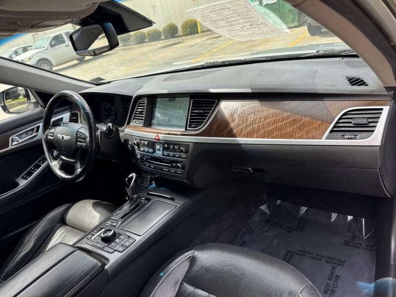 2015 Hyundai Genesis - Image 15 of 18