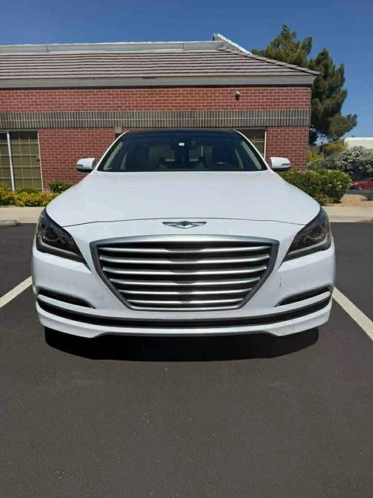 2015 Hyundai Genesis - Image 2 of 18