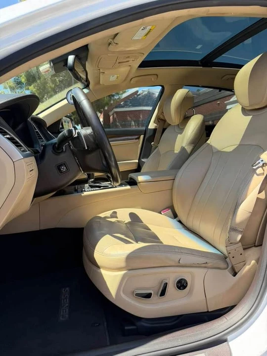 2015 Hyundai Genesis - Image 7 of 17