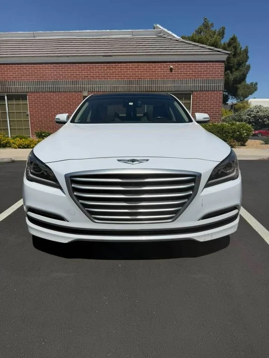 2015 Hyundai Genesis - Image 2 of 17