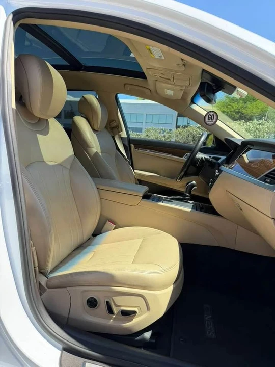 2015 Hyundai Genesis - Image 12 of 20