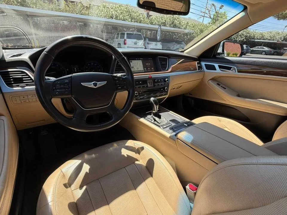 2015 Hyundai Genesis - Image 16 of 20