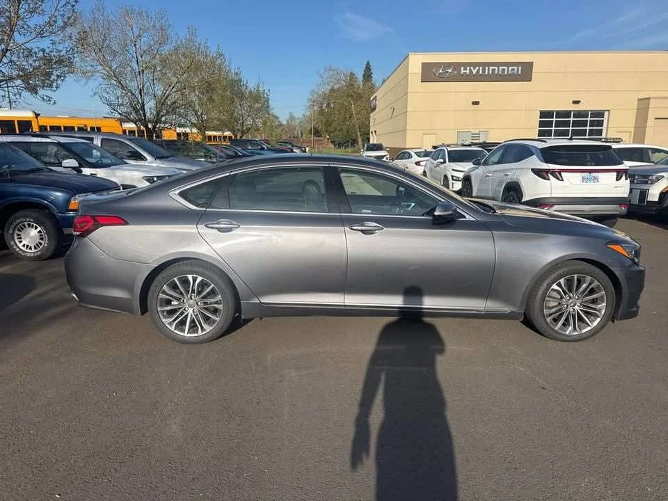 2015 Hyundai Genesis - Image 4 of 7