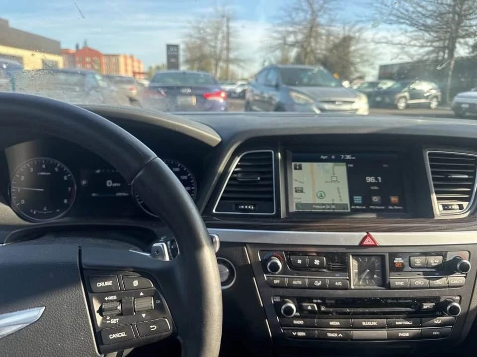 2015 Hyundai Genesis - Image 7 of 7
