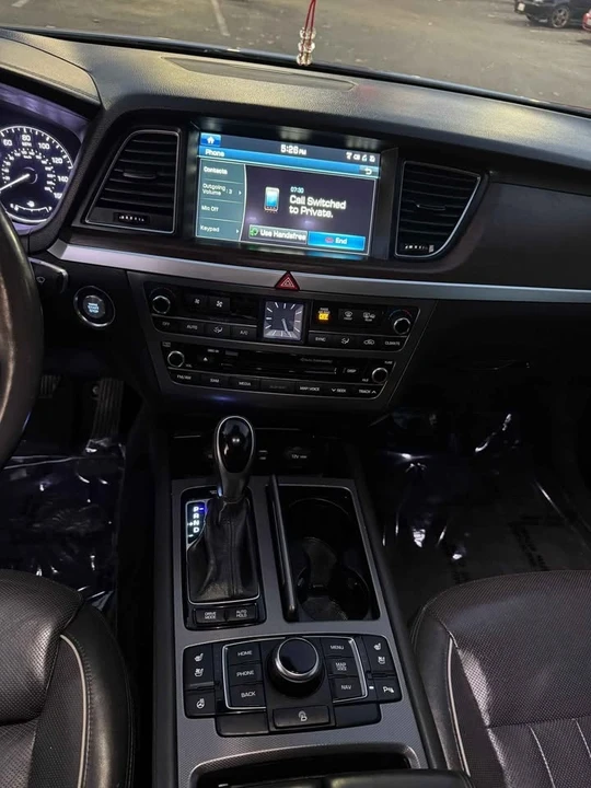 2015 Hyundai Genesis - Image 9 of 12