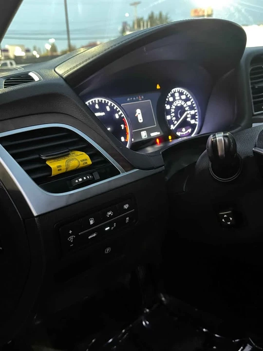 2015 Hyundai Genesis - Image 11 of 12
