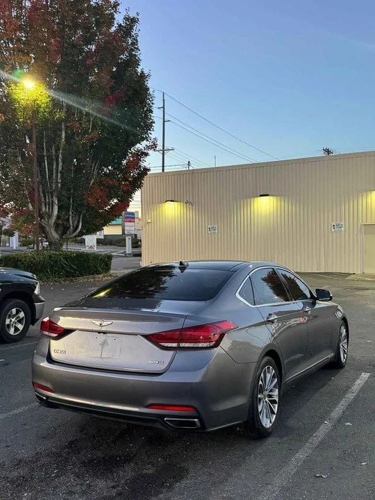 2015 Hyundai Genesis - Image 5 of 11