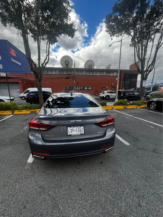2015 Hyundai Genesis - Image 6 of 19