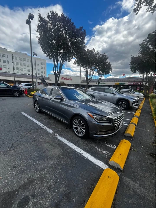 2015 Hyundai Genesis - Image 4 of 19