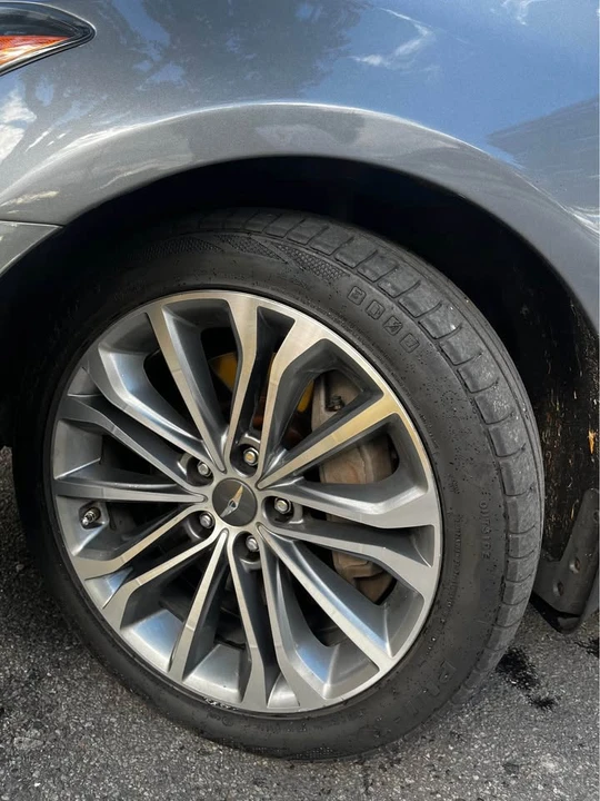 2015 Hyundai Genesis - Image 9 of 19