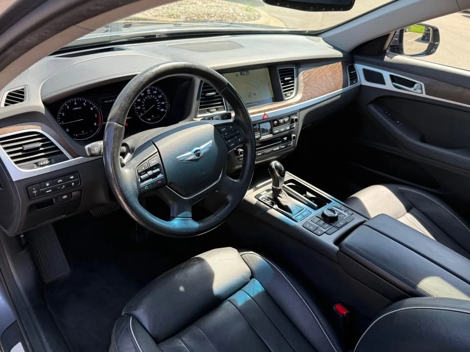 2015 Hyundai Genesis - Image 17 of 20
