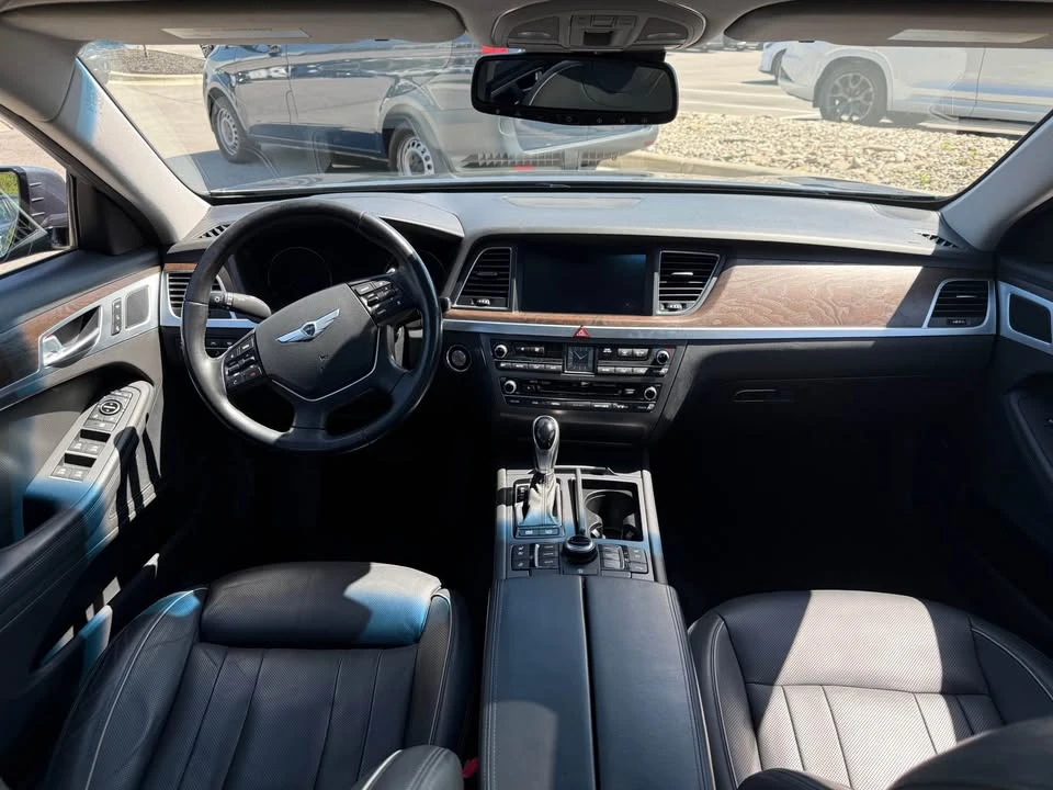 2015 Hyundai Genesis - Image 13 of 20