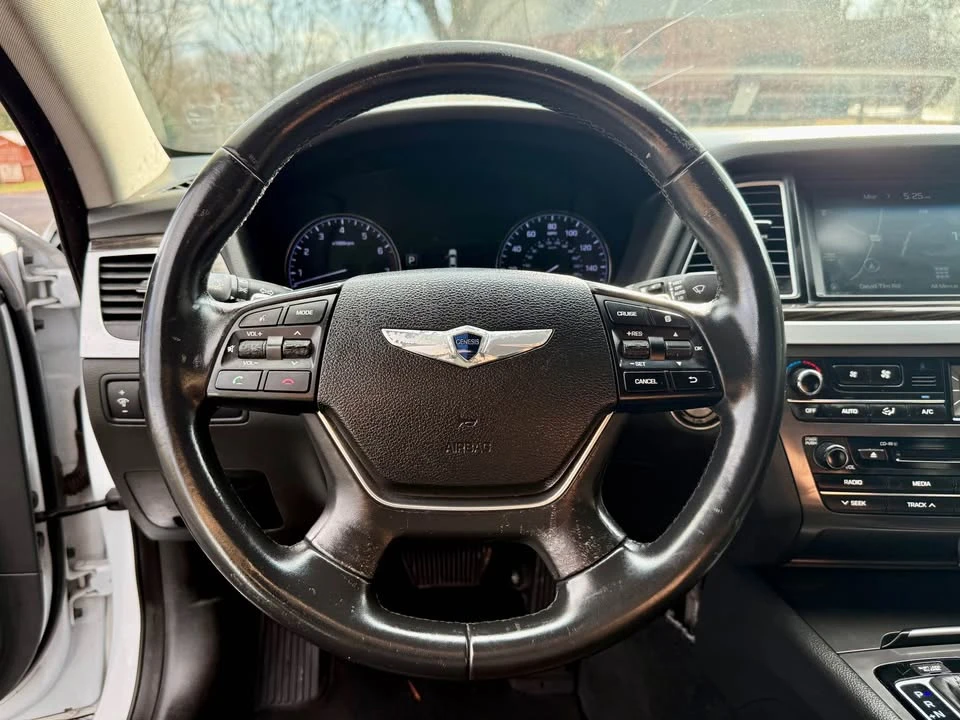 2015 Hyundai Genesis - Image 15 of 19