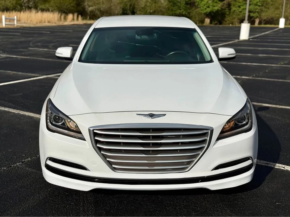 2015 Hyundai Genesis - Image 2 of 19