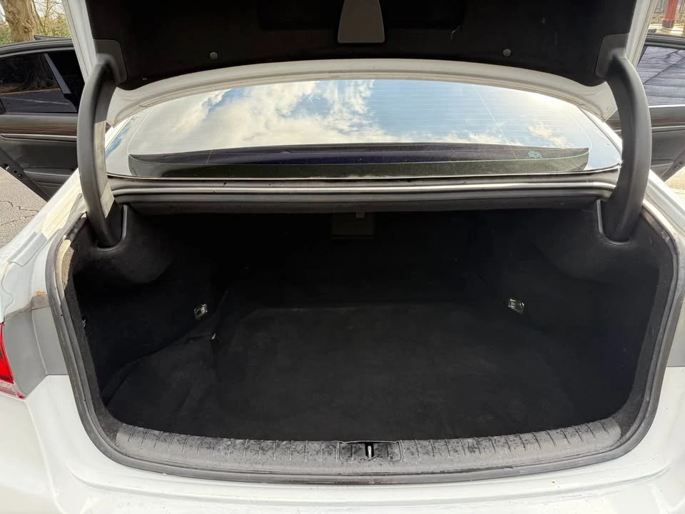 2015 Hyundai Genesis - Image 10 of 19
