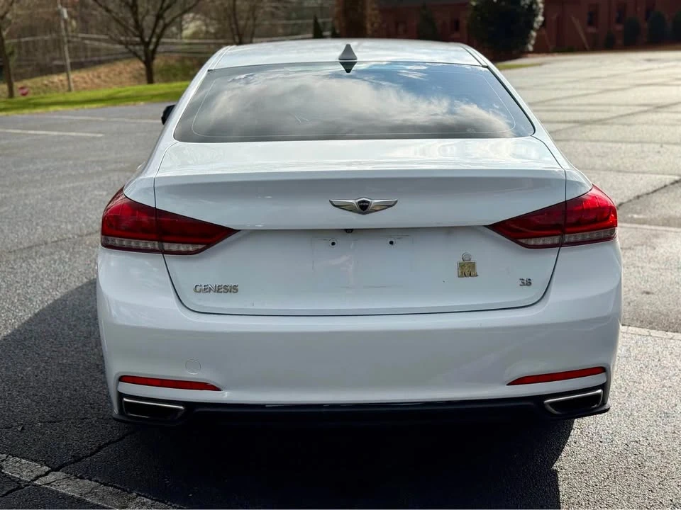 2015 Hyundai Genesis - Image 5 of 19