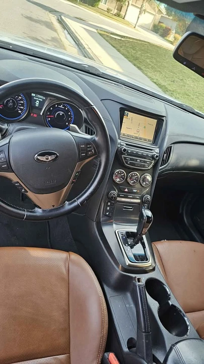2015 Hyundai Genesis Coupe - Image 9 of 12